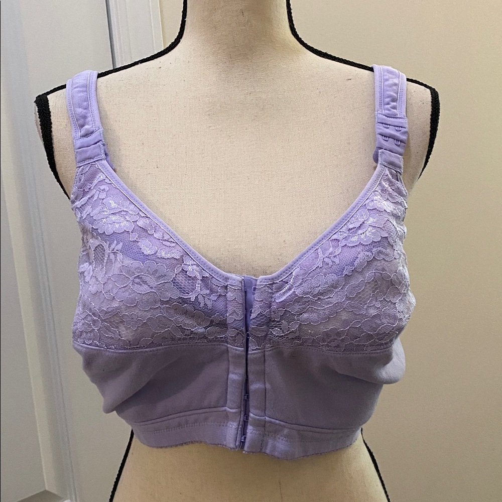 Comfort Choice Lavender Lace Front-Closure Bra Sz 52B NWOT